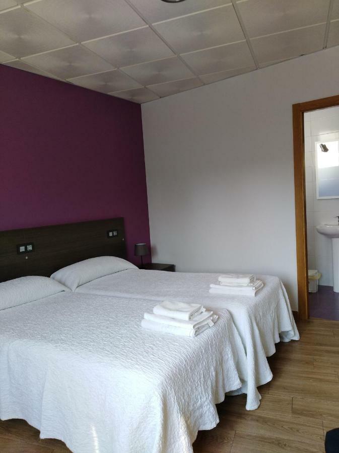 O Cruceiro Hotell Palas de Rei Exteriör bild