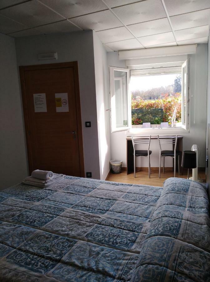 O Cruceiro Hotell Palas de Rei Exteriör bild